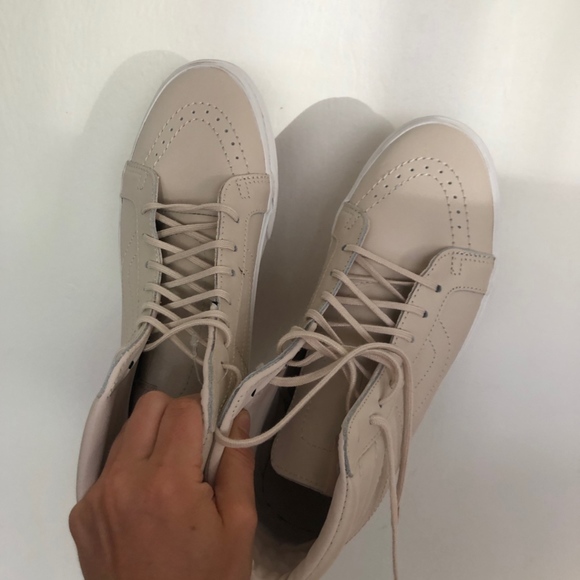 Vans - Picture 2 of 5